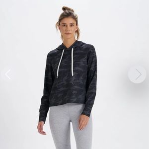 Vuori Halo Essential Hoodie Black Camouflage